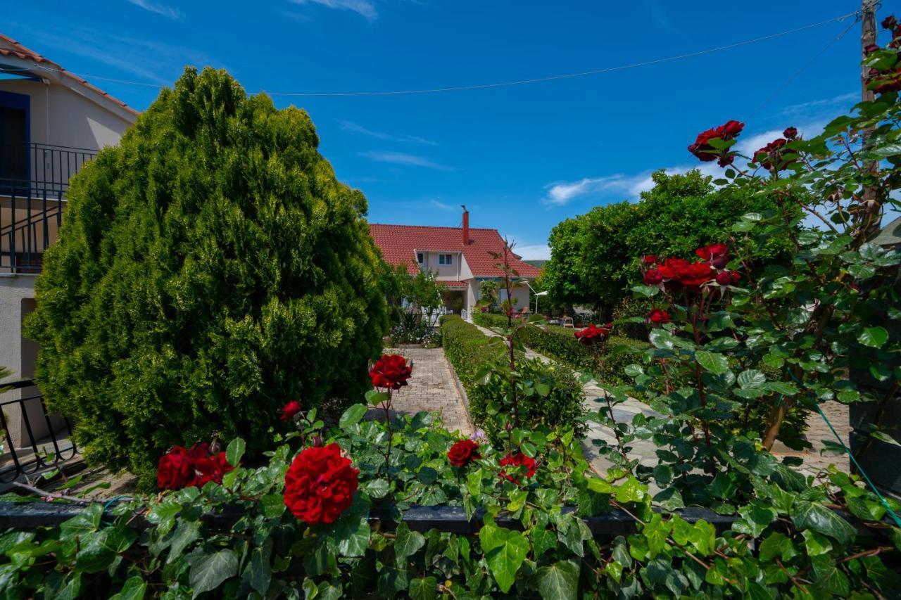 Christina'S Place Сами Экстерьер фото